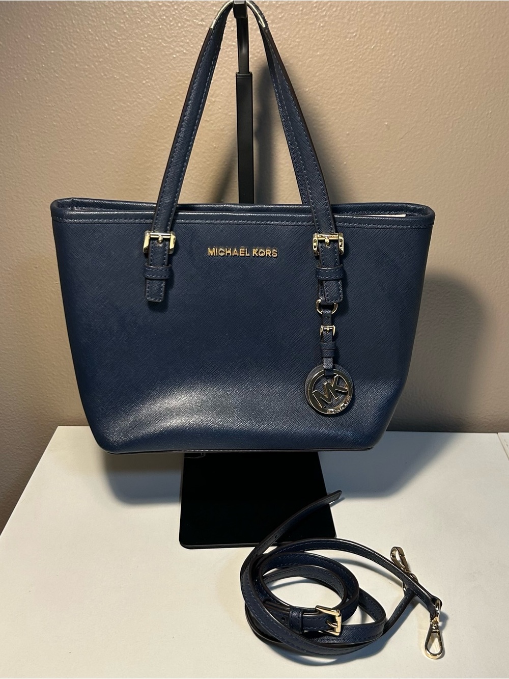 Michael Kors Navy Blue Tote Bag Gold Hardware Crossbody Strap Saffiano Leather